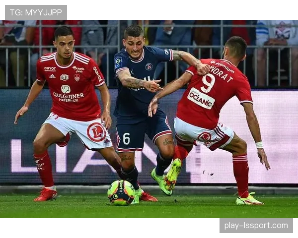 从两球落后到绝平，布雷斯特客场2-2逼平斯特拉斯堡